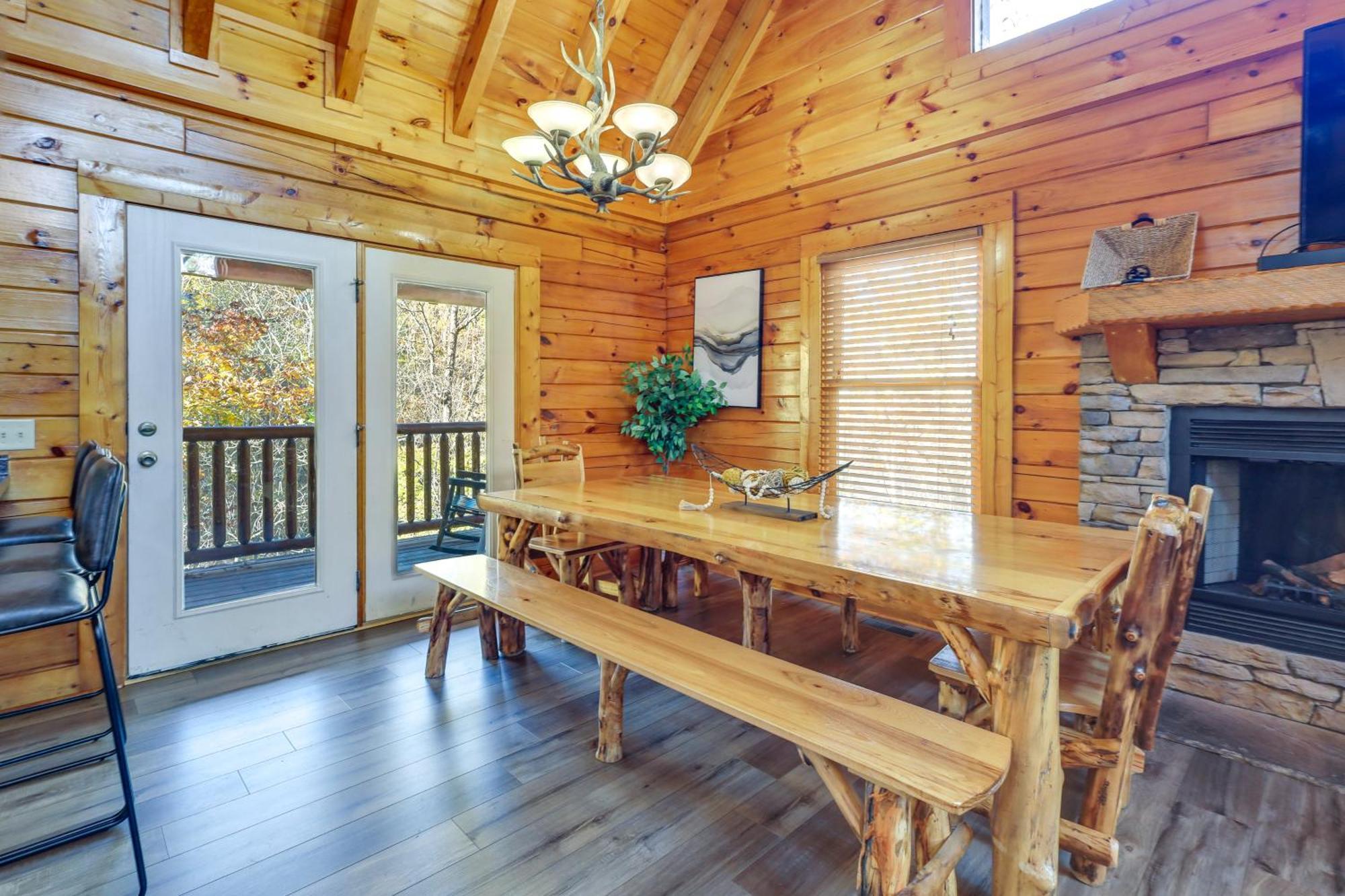 Pigeon Forge Cabin Rental With Decks And Hot Tub! Eksteriør billede