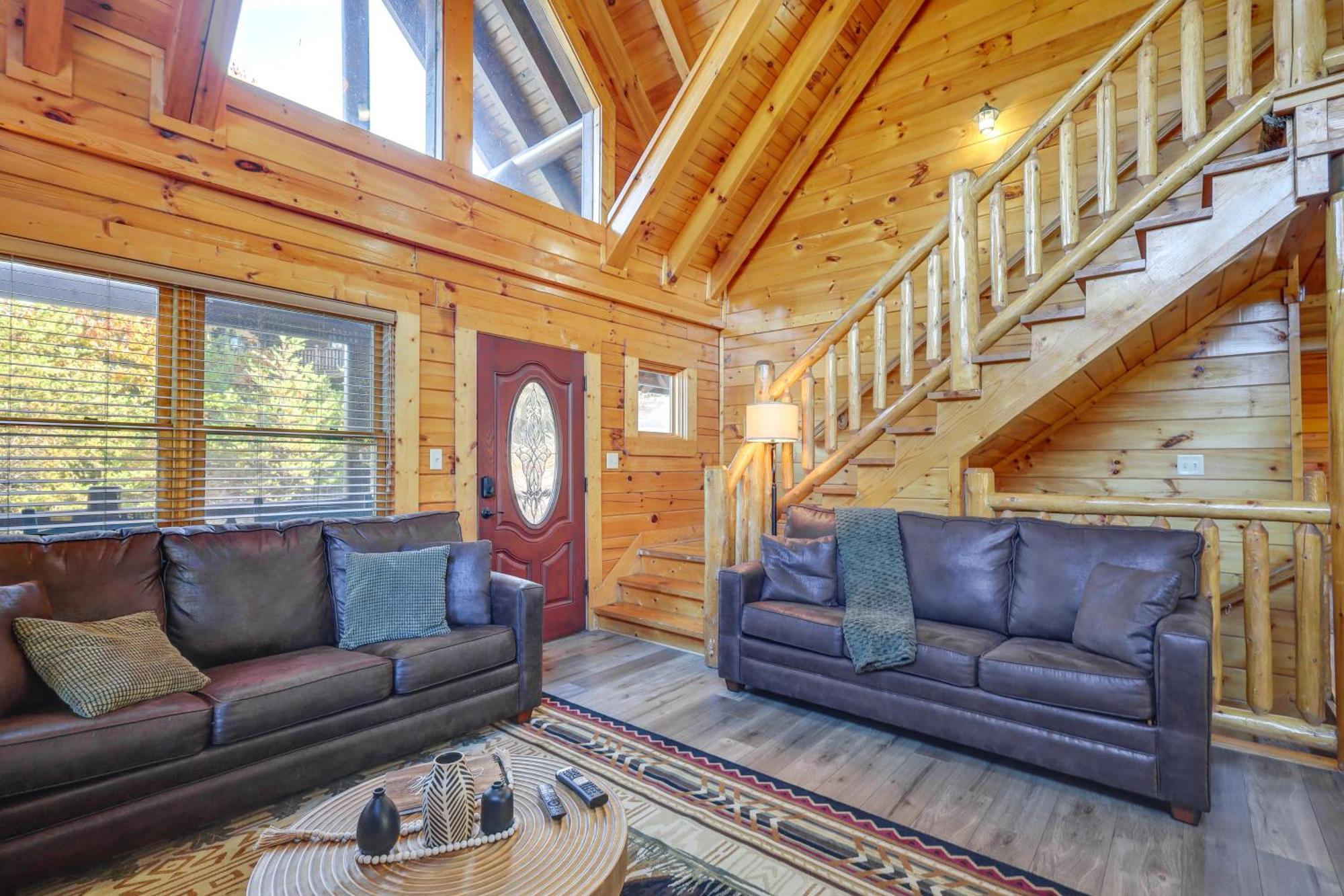 Pigeon Forge Cabin Rental With Decks And Hot Tub! Eksteriør billede