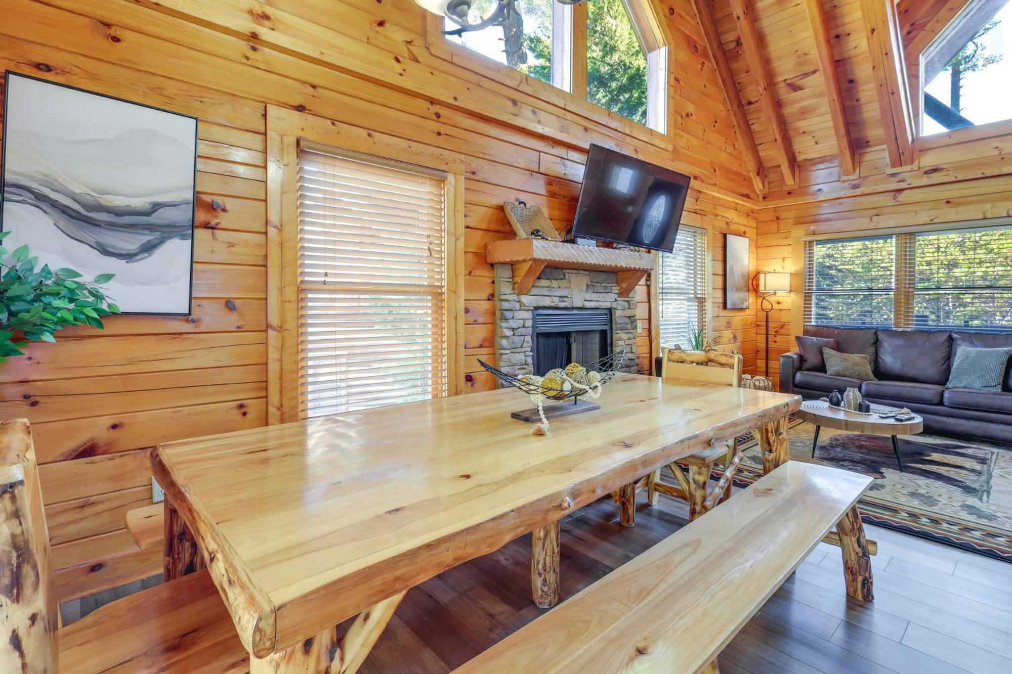 Pigeon Forge Cabin Rental With Decks And Hot Tub! Eksteriør billede