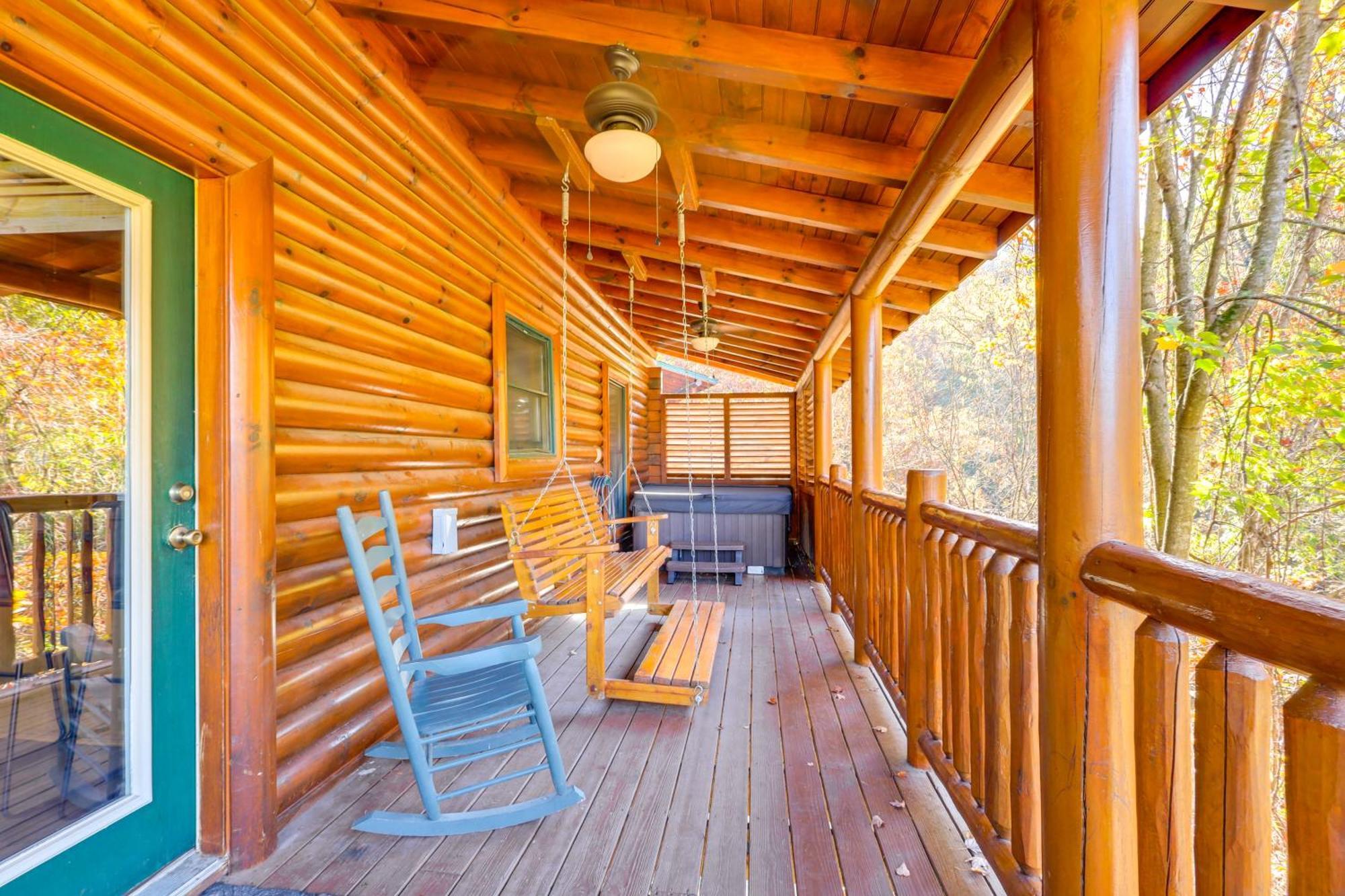 Pigeon Forge Cabin Rental With Decks And Hot Tub! Eksteriør billede