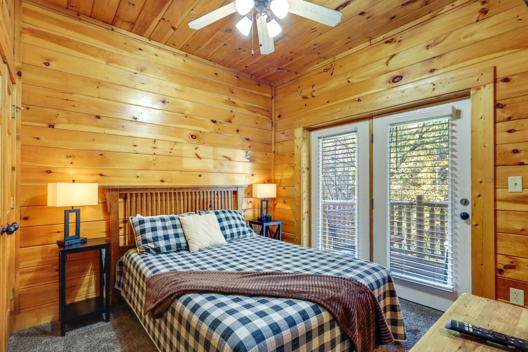 Pigeon Forge Cabin Rental With Decks And Hot Tub! Eksteriør billede