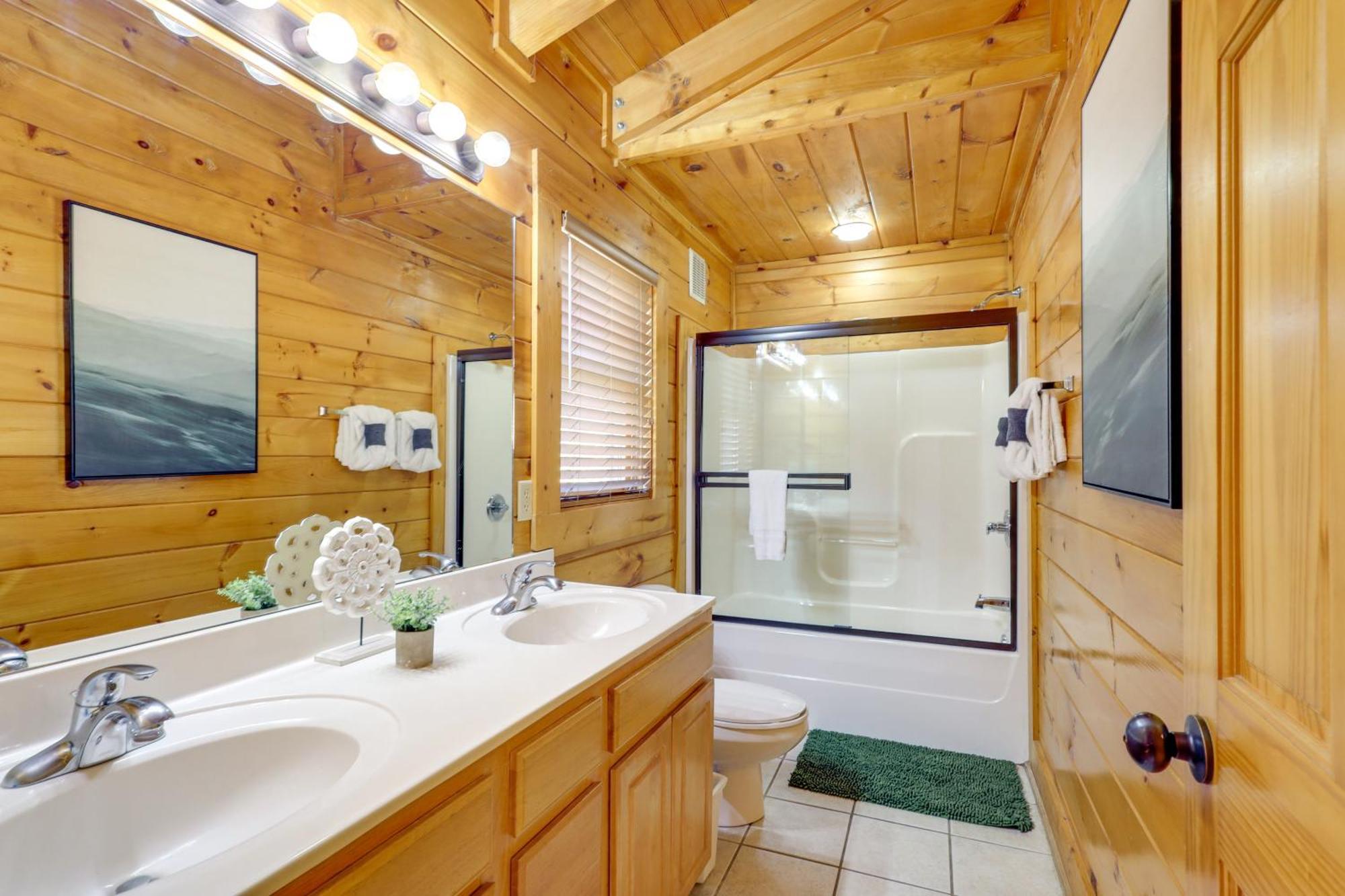 Pigeon Forge Cabin Rental With Decks And Hot Tub! Eksteriør billede