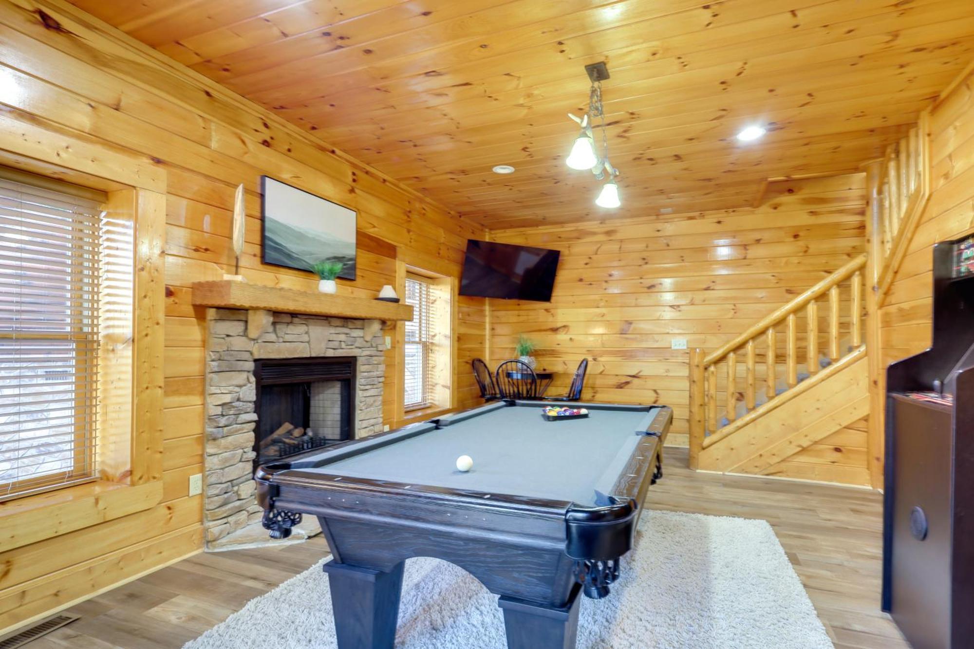 Pigeon Forge Cabin Rental With Decks And Hot Tub! Eksteriør billede